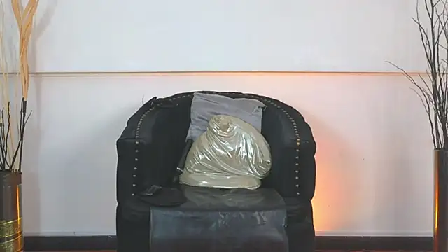 almaa 18 online show from 10-31-25, 04:31