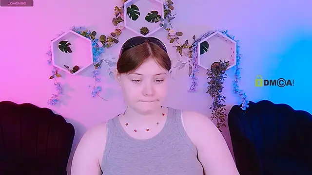 nikole kitt online show from 06-12-26, 06:49