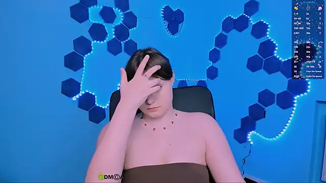 nikole kitt online show from 12-19-25, 07:49