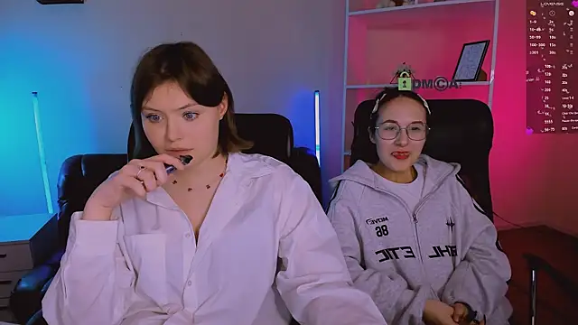 nikole kitt online show from 11-26-25, 08:31