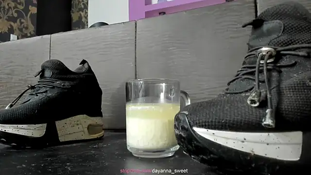 dayanna sweet online show from 12-16-25, 06:06