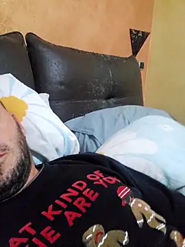 Snapshot of Devidwlf chatting on 10-10-25, 05:30 Devidwlf online show from 10-10-25, 05:30