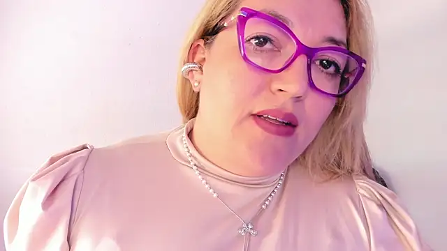 Naty Mature  online show from 10-20-25, 09:43