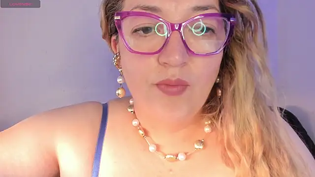 Naty Mature  online show from 06-10-26, 06:42