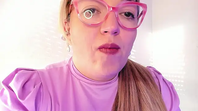 Naty Mature  online show from 11-20-25, 08:48