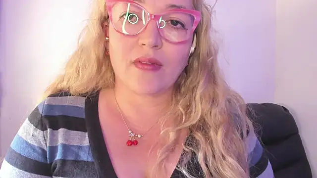 Naty Mature  online show from 10-23-25, 04:05