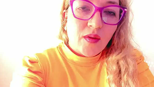 Naty Mature  online show from 10-17-25, 09:34