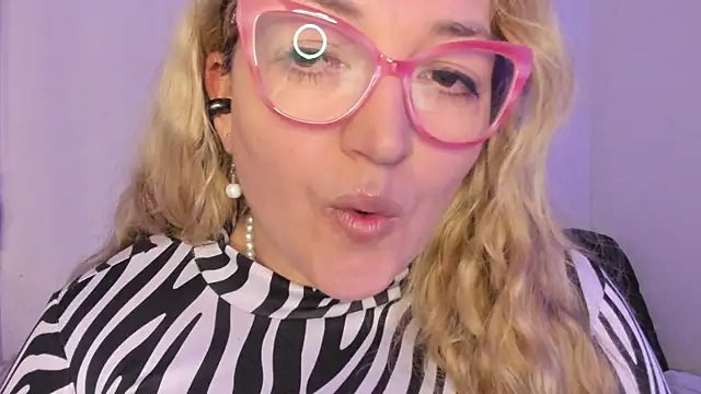 Naty Mature  online show from 11-26-25, 08:31