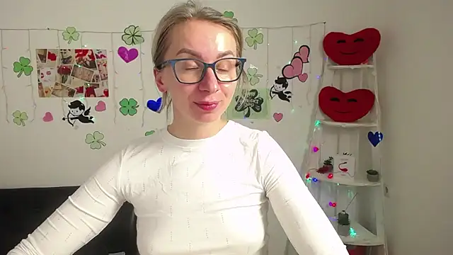 Snapshot of VasilisaSii chatting on 03-22-25, 03:42 VasilisaSii online show from 03-22-25, 03:42