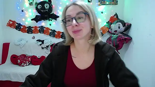 Snapshot of VasilisaSii chatting on 10-17-25, 07:55 VasilisaSii online show from 10-17-25, 07:55