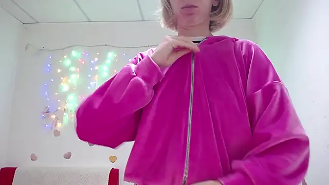 Snapshot of VasilisaSii chatting on 09-22-25, 05:13 VasilisaSii online show from 09-22-25, 05:13