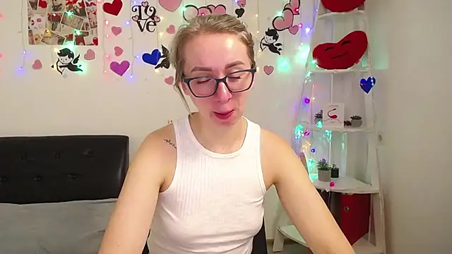 Snapshot of VasilisaSii chatting on 03-10-25, 06:05 VasilisaSii online show from 03-10-25, 06:05