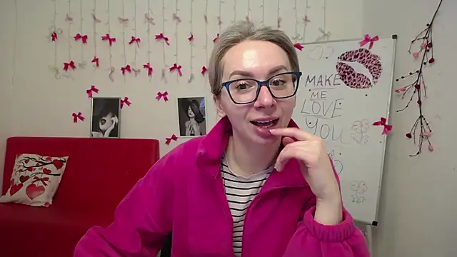 Snapshot of VasilisaSii chatting on 02-20-26, 06:10 VasilisaSii online show from 02-20-26, 06:10