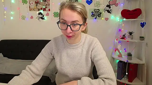 Snapshot of VasilisaSii chatting on 03-15-25, 06:03 VasilisaSii online show from 03-15-25, 06:03