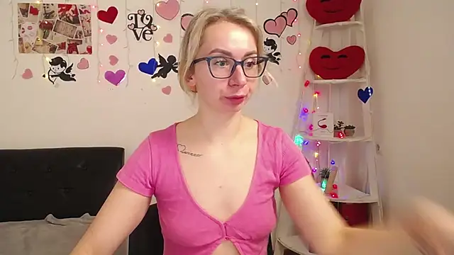 Snapshot of VasilisaSii chatting on 02-21-25, 06:07 VasilisaSii online show from 02-21-25, 06:07