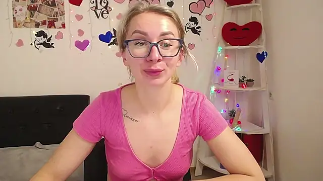 Snapshot of VasilisaSii chatting on 02-21-25, 09:13 VasilisaSii online show from 02-21-25, 09:13