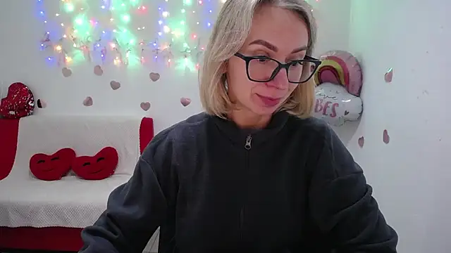 Snapshot of VasilisaSii chatting on 10-08-25, 05:31 VasilisaSii online show from 10-08-25, 05:31