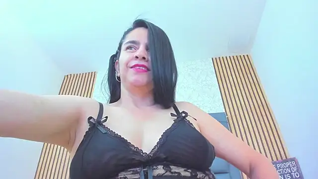 candela collinss online show from 01-14-25, 01:28