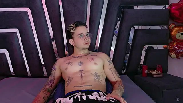 AliceandMax online show from 07-16-26, 12:57