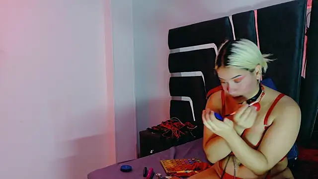 Snapshot of AliceandMax chatting on 03-03-26, 01:40 AliceandMax online show from 03-03-26, 01:40