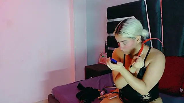 AliceandMax online show from 02-09-26, 01:42