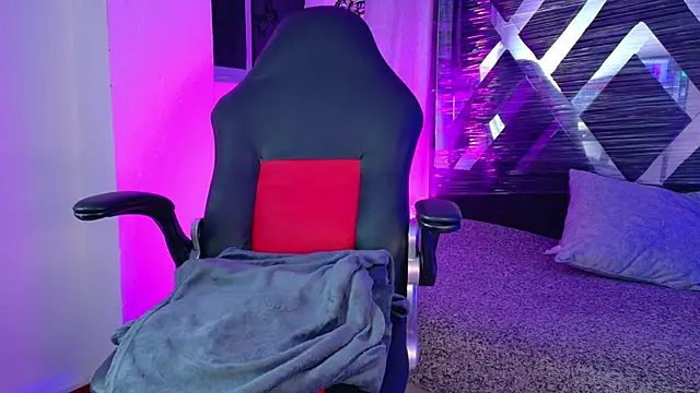 Snapshot of meggan_77 chatting on 02-28-26, 11:15 meggan 77 online show from 02-28-26, 11:15