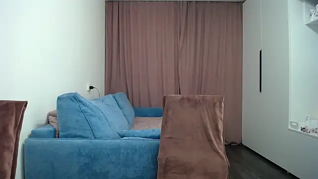 Snapshot of LinaSparks chatting on 02-28-25, 03:04 LinaSparks online show from 02-28-25, 03:04