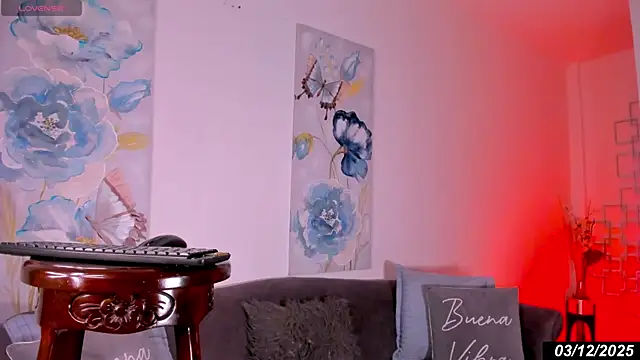 Snapshot of Keila_Mendoza chatting on 12-03-25, 05:52 Keila Mendoza online show from 12-03-25, 05:52