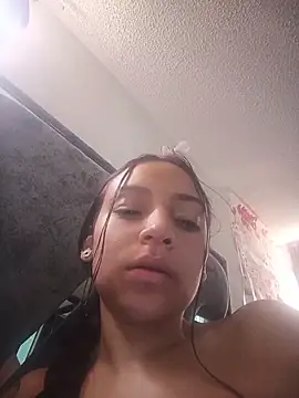 Snapshot of emma_ambar chatting on 02-02-26, 06:40 emma ambar online show from 02-02-26, 06:40