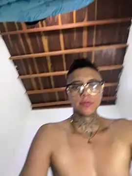 Snapshot of _PhillipBrown chatting on 03-13-25, 09:48 PhillipBrown online show from 03-13-25, 09:48