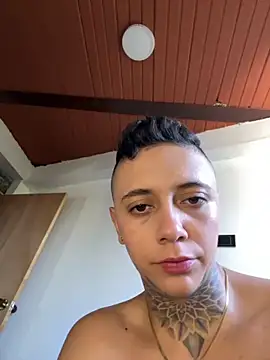 Snapshot of _PhillipBrown chatting on 09-09-25, 02:04 PhillipBrown online show from 09-09-25, 02:04