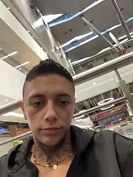 Snapshot of _PhillipBrown chatting on 02-04-25, 12:11 PhillipBrown online show from 02-04-25, 12:11