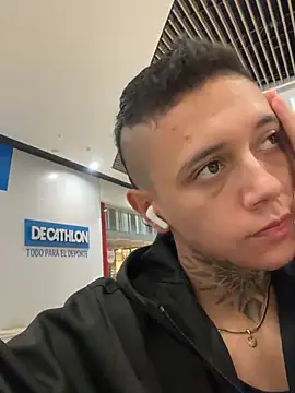 Snapshot of _PhillipBrown chatting on 03-12-25, 12:36 PhillipBrown online show from 03-12-25, 12:36