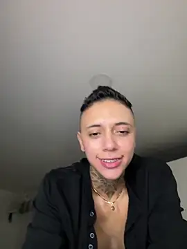 Snapshot of _PhillipBrown chatting on 03-03-25, 11:03 PhillipBrown online show from 03-03-25, 11:03