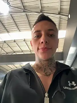 Snapshot of _PhillipBrown chatting on 02-07-25, 01:22 PhillipBrown online show from 02-07-25, 01:22