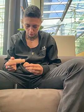 Snapshot of _PhillipBrown chatting on 02-15-25, 01:16 PhillipBrown online show from 02-15-25, 01:16