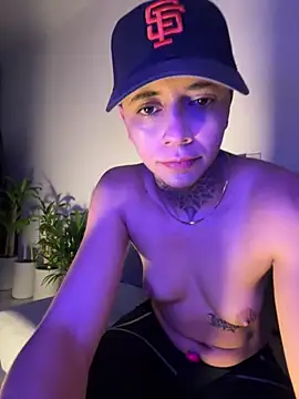 Snapshot of _PhillipBrown chatting on 02-04-26, 11:38 PhillipBrown online show from 02-04-26, 11:38