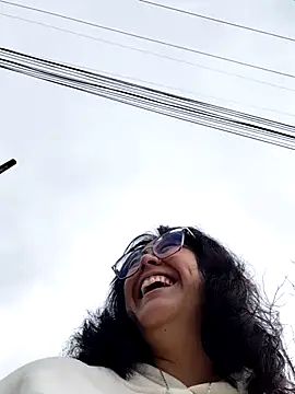 lara moon25 online show from 11-13-25, 06:45