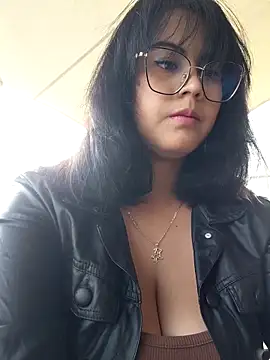 lara moon25 online show from 11-19-25, 08:20