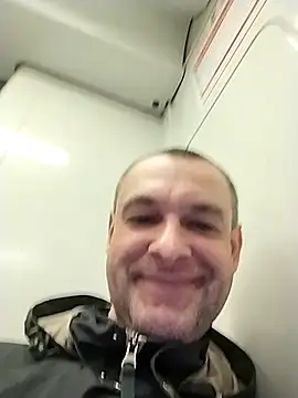 Andrzej-M online show from 11-10-25, 06:13