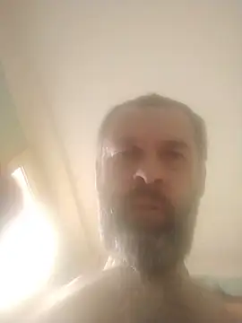 Snapshot of Andrzej-M chatting on 06-21-26, 01:39 Andrzej-M online show from 06-21-26, 01:39