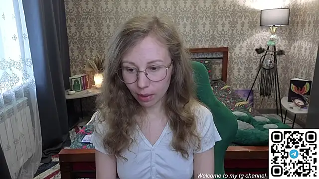 Snapshot of Lill_Mary chatting on 05-21-26, 02:09 Lill Mary online show from 05-21-26, 02:09