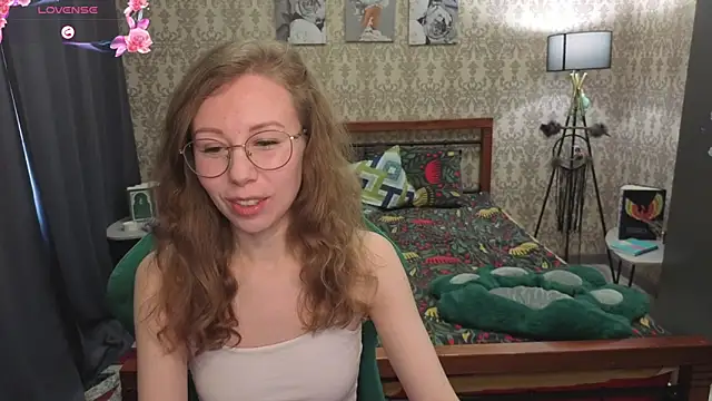 Snapshot of Lill_Mary chatting on 03-01-26, 03:28 Lill Mary online show from 03-01-26, 03:28