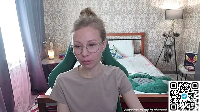 Snapshot of Lill_Mary chatting on 05-28-26, 03:14 Lill Mary online show from 05-28-26, 03:14
