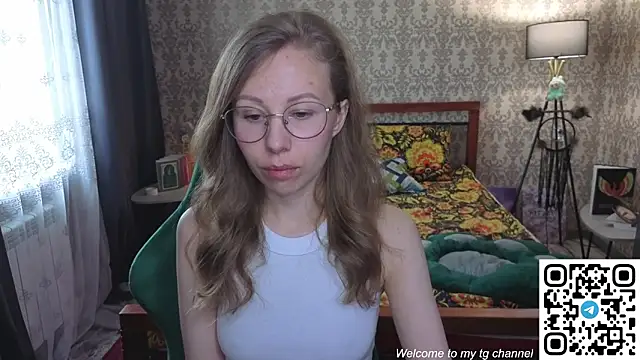 Snapshot of Lill_Mary chatting on 05-03-26, 04:39 Lill Mary online show from 05-03-26, 04:39