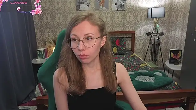 Snapshot of Lill_Mary chatting on 02-27-26, 05:07 Lill Mary online show from 02-27-26, 05:07