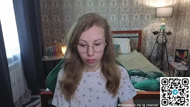 Snapshot of Lill_Mary chatting on 04-28-26, 01:48 Lill Mary online show from 04-28-26, 01:48