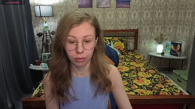 Snapshot of Lill_Mary chatting on 02-04-26, 01:33 Lill Mary online show from 02-04-26, 01:33