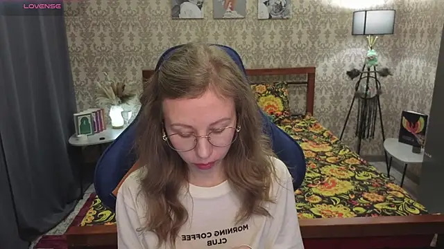 Snapshot of Lill_Mary chatting on 02-06-26, 02:18 Lill Mary online show from 02-06-26, 02:18