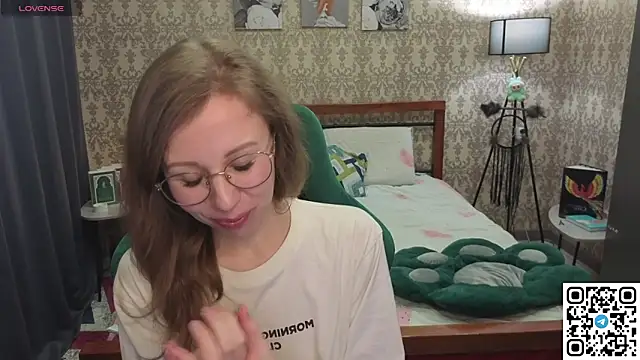 Snapshot of Lill_Mary chatting on 02-14-26, 02:56 Lill Mary online show from 02-14-26, 02:56